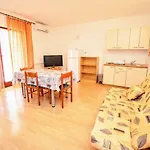 Daniela 3*