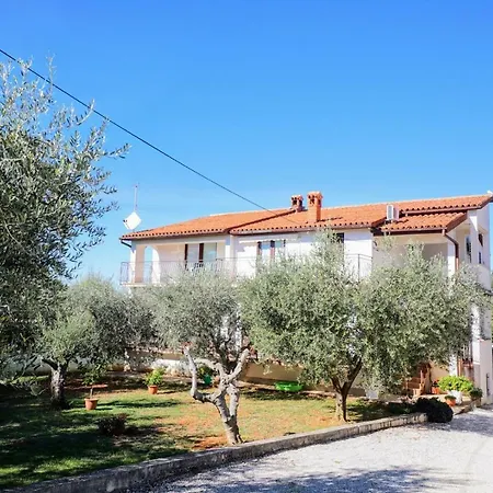 Gostinjska kuća Daniela 3*